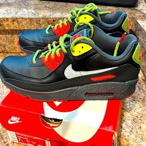 Size 7y, Nike Air Max 90 LTR (Only worn once)